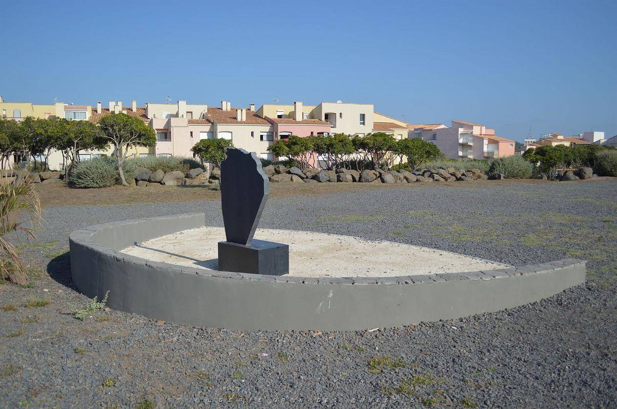 LA STELE DES P.N. AU CAP D AGDE AUX FALAISES DE LA CONQUE (8).JPG